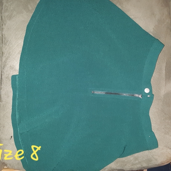 Womans skirts - Picture 3 of 4